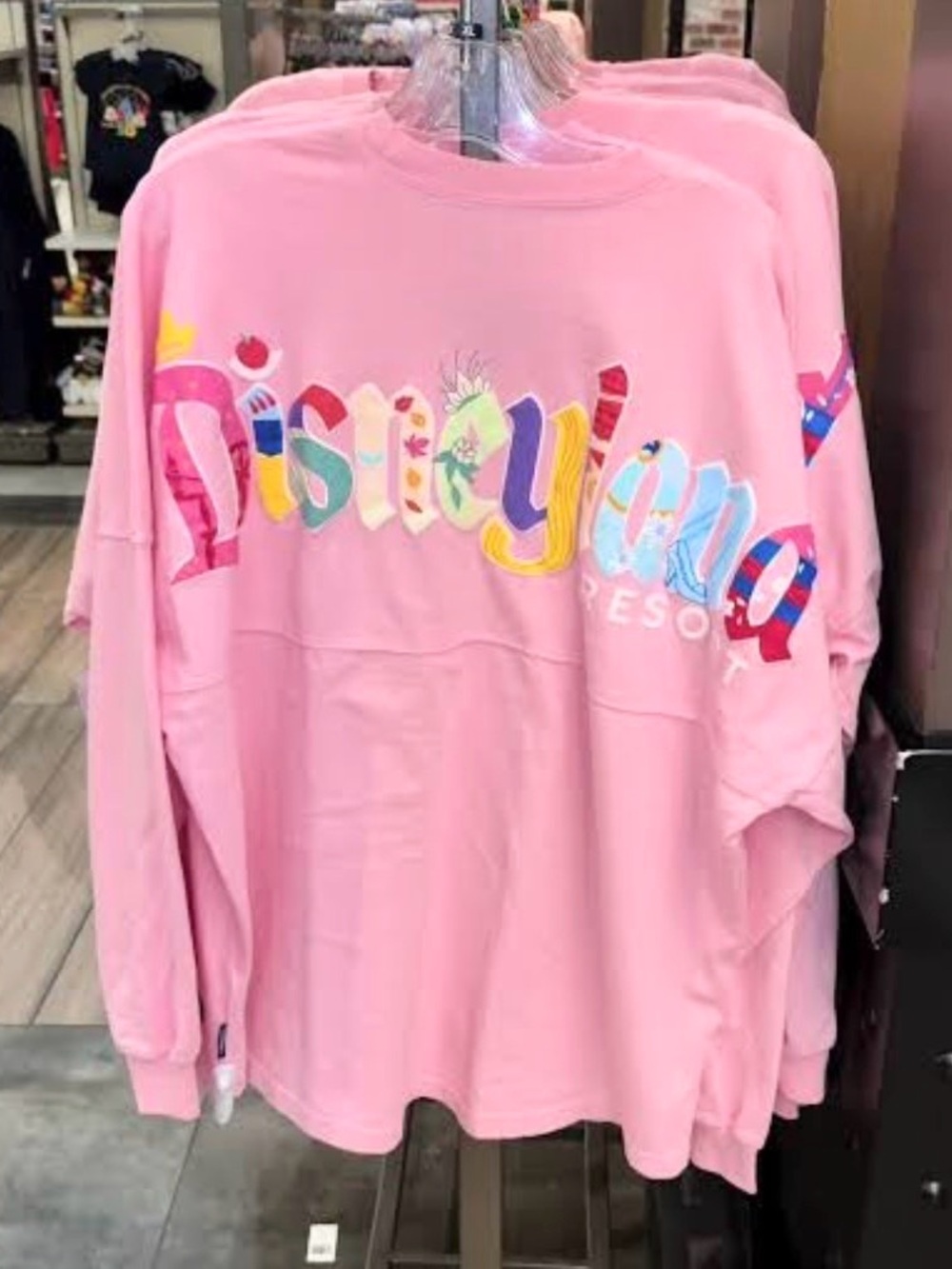 🏷️ New Disney Disneyland pink princess spirit jersey size XS